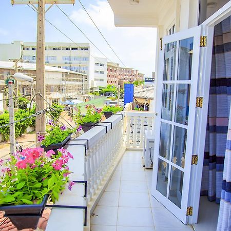 Ruki Sea Reach Hotell Kudapaduwa Eksteriør bilde