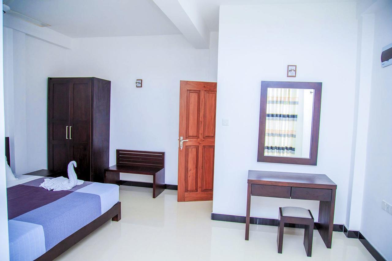 Ruki Sea Reach Hotell Kudapaduwa Eksteriør bilde